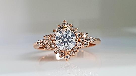 0.85 Ct Round Diamond Made Of 18 Kt Pink Gold Engagement Ring