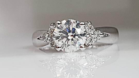 0.98 Ct Round Diamond Made Of 18 Kt White Gold Engagement Ring