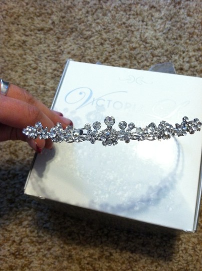 / Victoria Lee By Maggie Sottero New In Box Tiara
